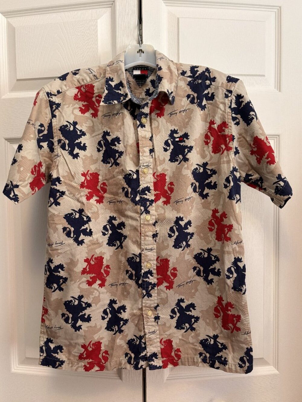 Tommy Hilfiger Mens Large Lion Crest Print Shirt Red Navy Tan Button Front